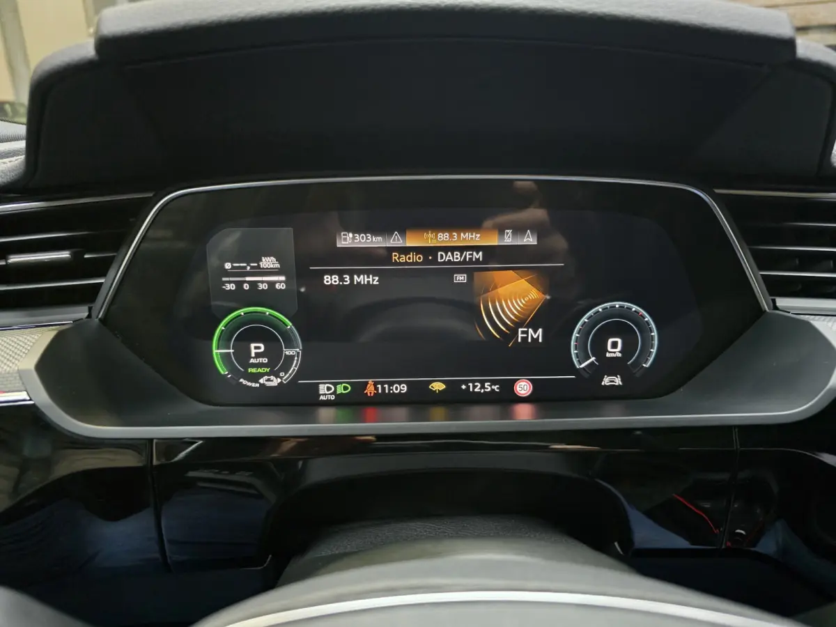 50 quattro S Edition 95 kWh Pano Leder HUD 360 B&O ACC 21"LM