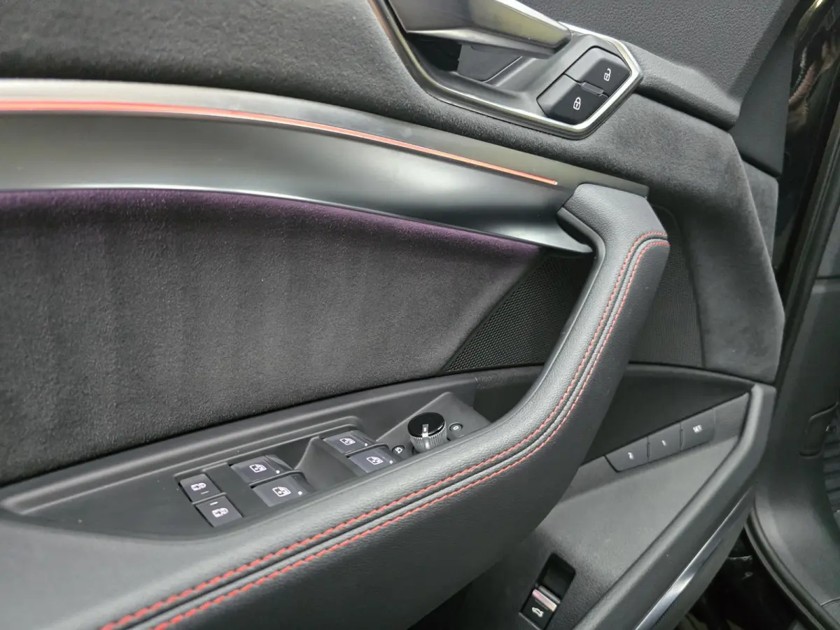 50 quattro S Edition 95 kWh Pano Leder HUD 360 B&O ACC 21"LM