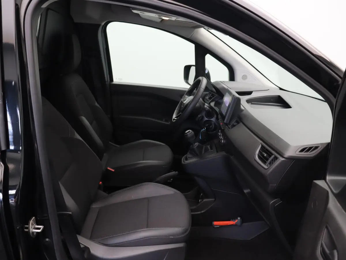 1.5 Blue dCi 95 Comfort L1 | Trekhaak | Apple Carplay Android Auto | Airco | Laadruimtebetimmering |