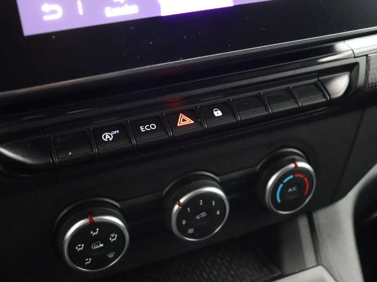 1.5 Blue dCi 95 Comfort L1 | Trekhaak | Apple Carplay Android Auto | Airco | Laadruimtebetimmering |