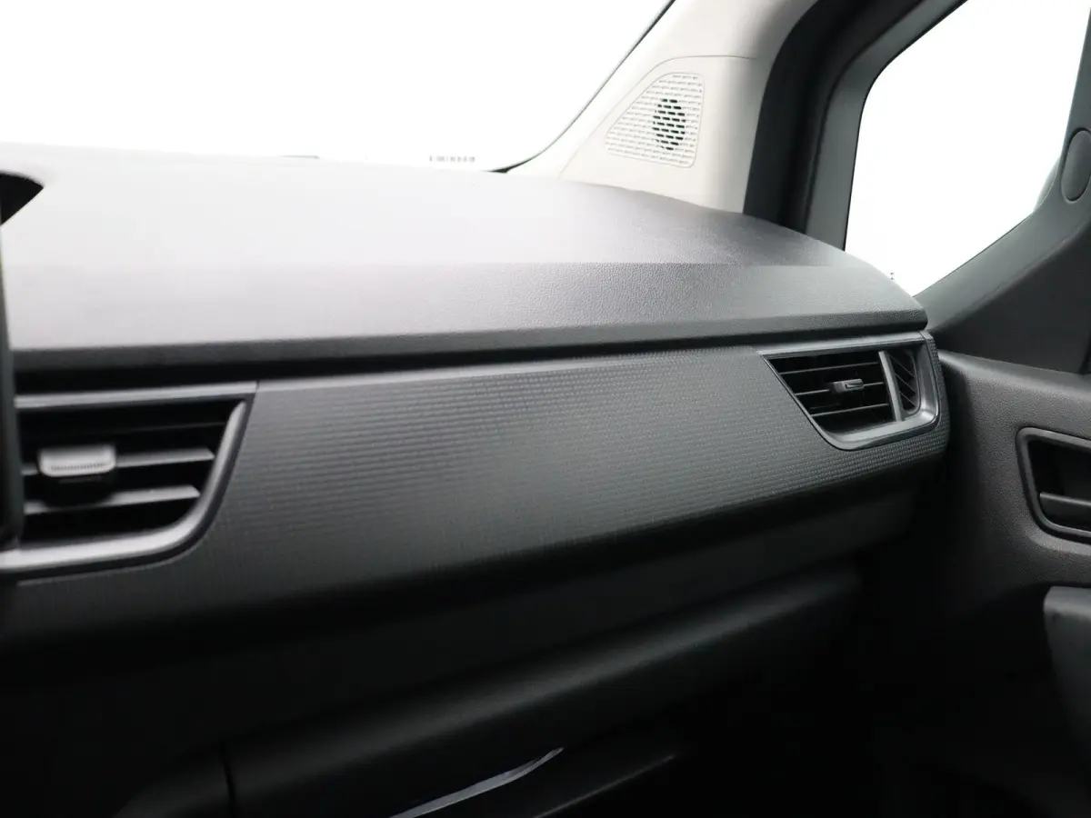 1.5 Blue dCi 95 Comfort L1 | Trekhaak | Apple Carplay Android Auto | Airco | Laadruimtebetimmering |