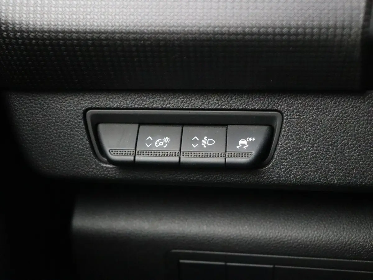 1.5 Blue dCi 95 Comfort L1 | Trekhaak | Apple Carplay Android Auto | Airco | Laadruimtebetimmering |