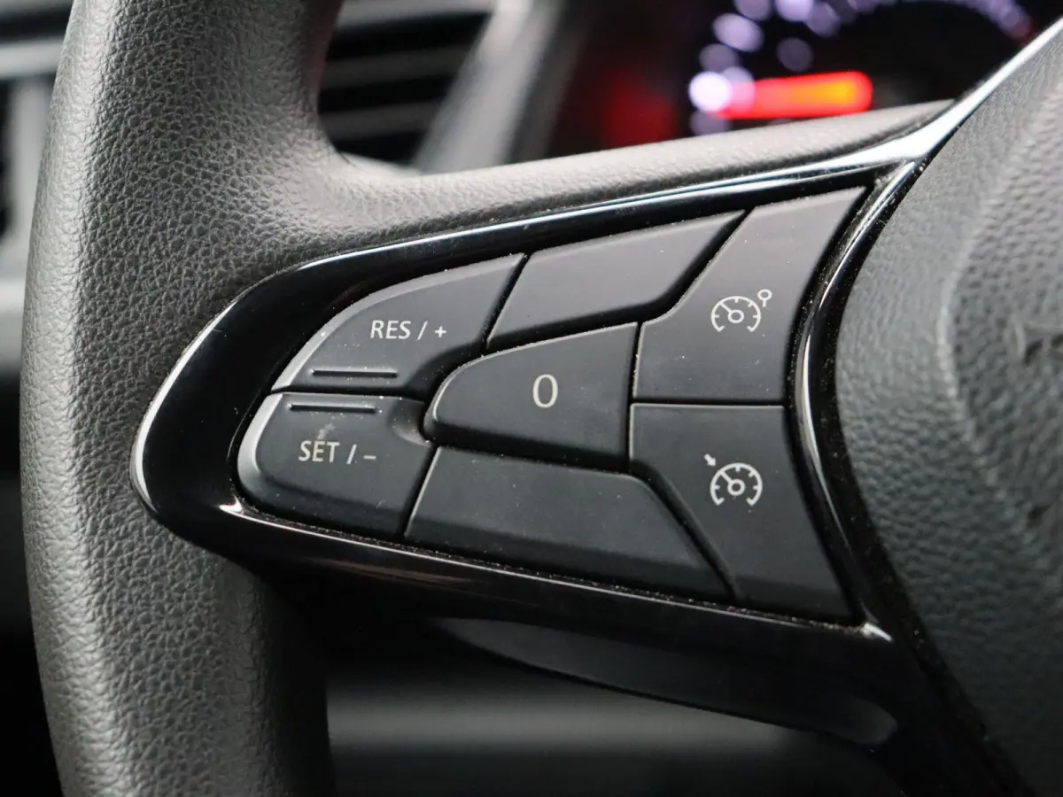 1.5 Blue dCi 95 Comfort L1 | Trekhaak | Apple Carplay Android Auto | Airco | Laadruimtebetimmering |