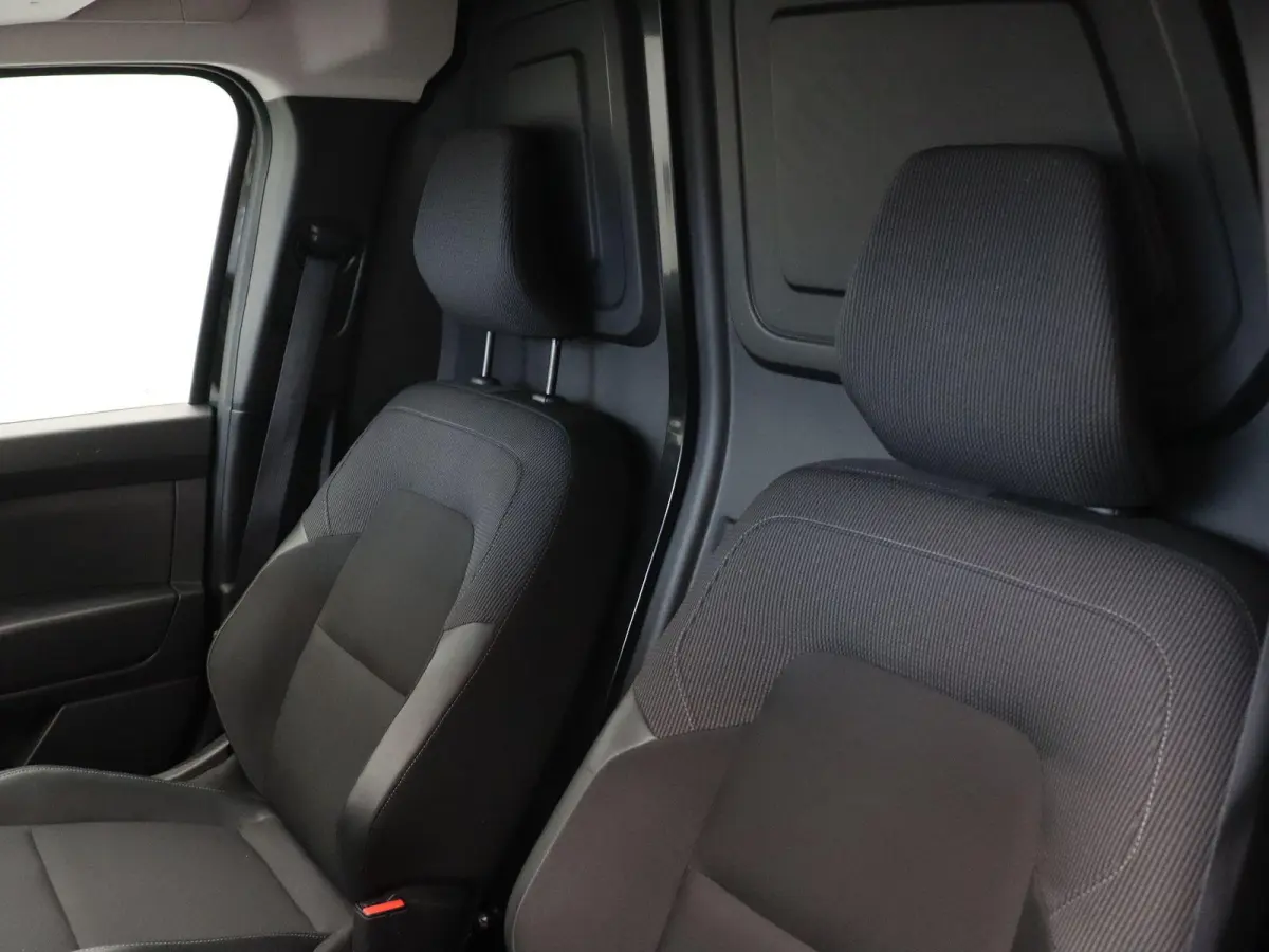 1.5 Blue dCi 95 Comfort L1 | Trekhaak | Apple Carplay Android Auto | Airco | Laadruimtebetimmering |