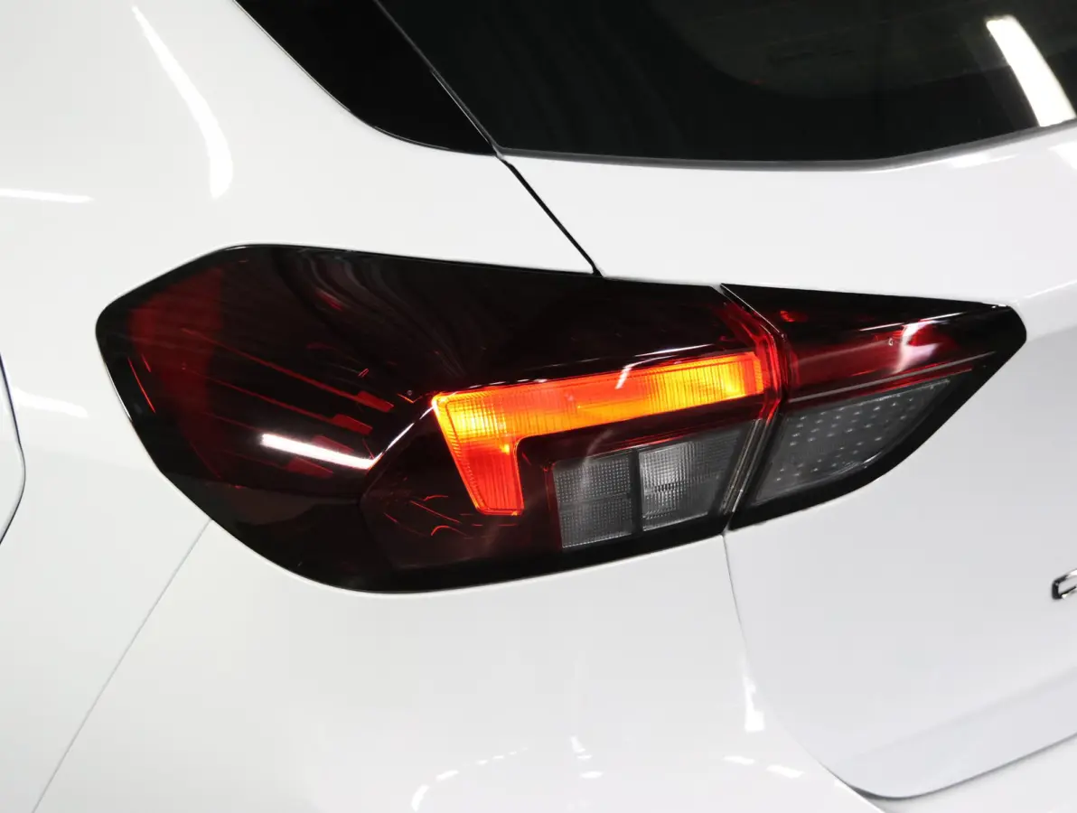1.2 Turbo Edition | Apple Carplay/ Android Auto | Cruise Control | Airco | Parkeersensoren | Lichtsensor |