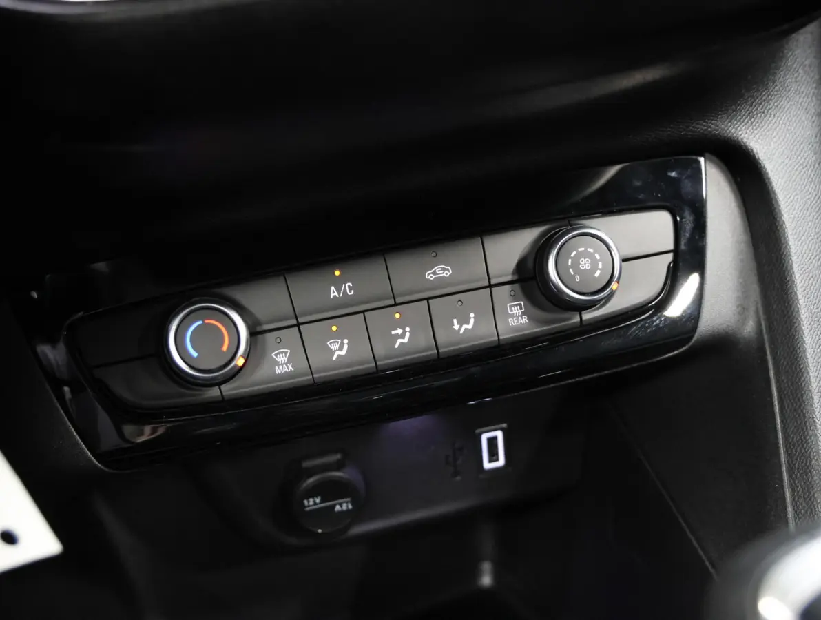 1.2 Turbo Edition | Apple Carplay/ Android Auto | Cruise Control | Airco | Parkeersensoren | Lichtsensor |