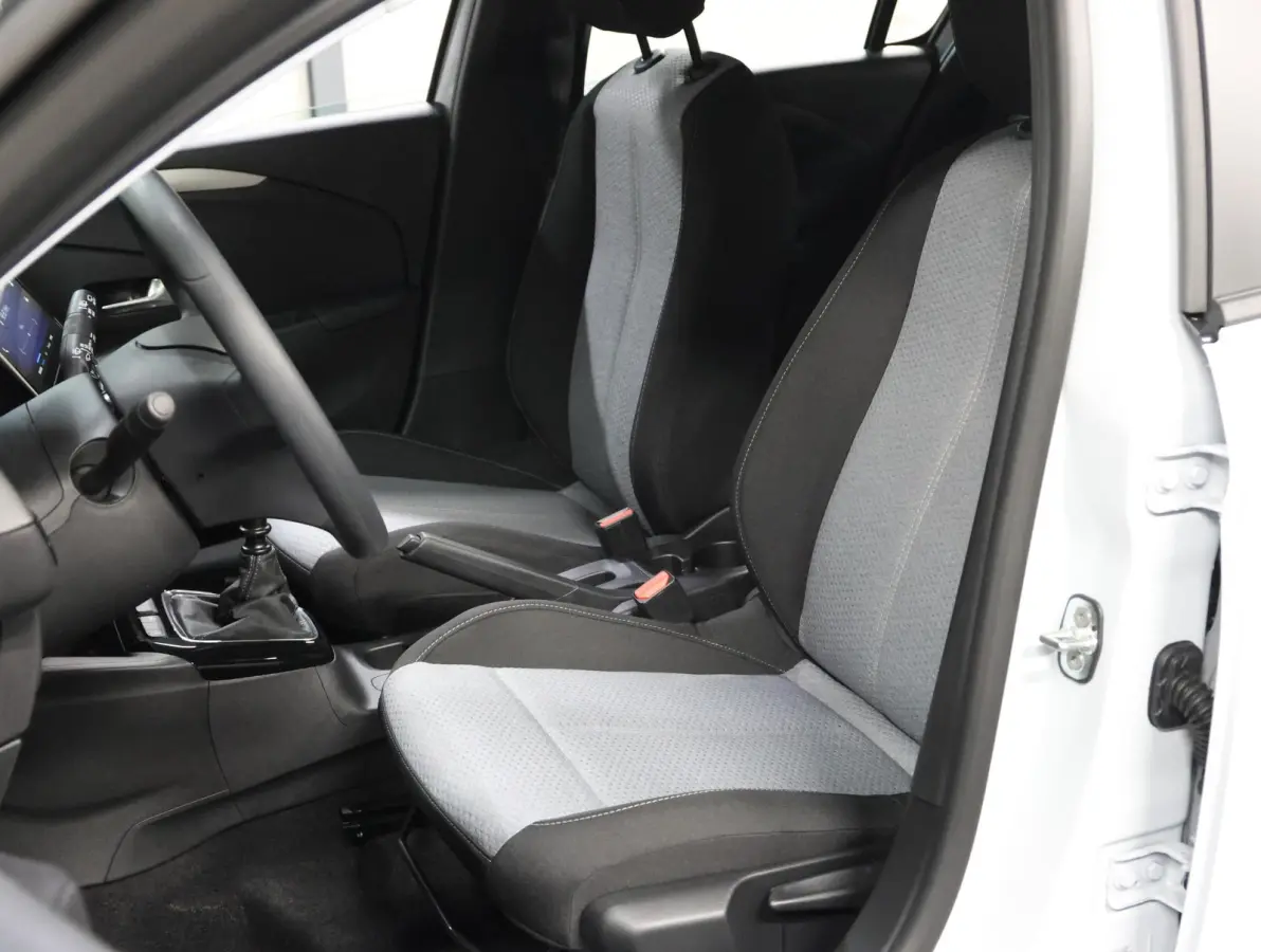 1.2 Turbo Edition | Apple Carplay/ Android Auto | Cruise Control | Airco | Parkeersensoren | Lichtsensor |