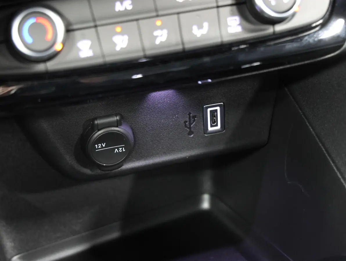 1.2 Turbo Edition | Apple Carplay/ Android Auto | Cruise Control | Airco | Parkeersensoren | Lichtsensor |