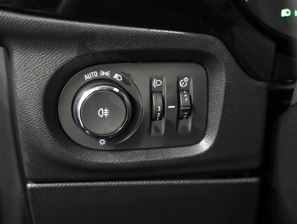 1.2 Turbo Edition | Apple Carplay/ Android Auto | Cruise Control | Airco | Parkeersensoren | Lichtsensor |