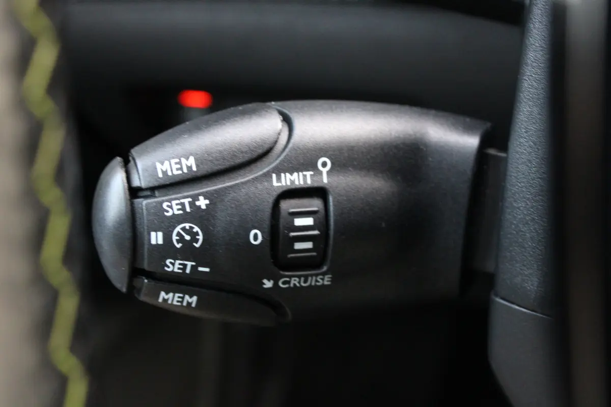 EV GT 50 kWh | Fase 3 laden | Navigatie | Camera | NL auto | 49.500km | Full LED | 1e Eigenaar |