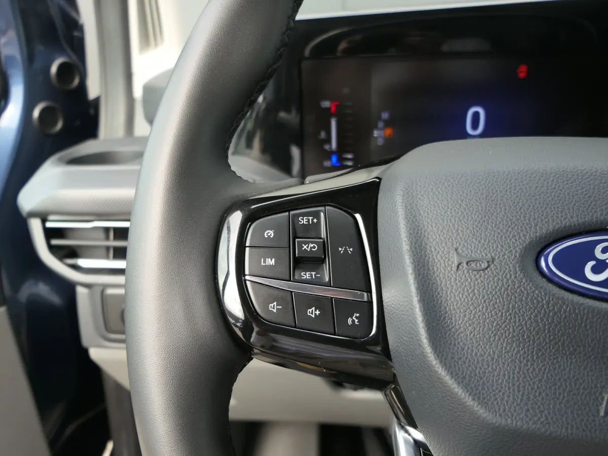 300 2.0 TDCI L2H1 Limited | Lichtmetalen Velgen | Camera | Verwarmde Voorruit | Stoelverwarming | CarPlay/Android Auto