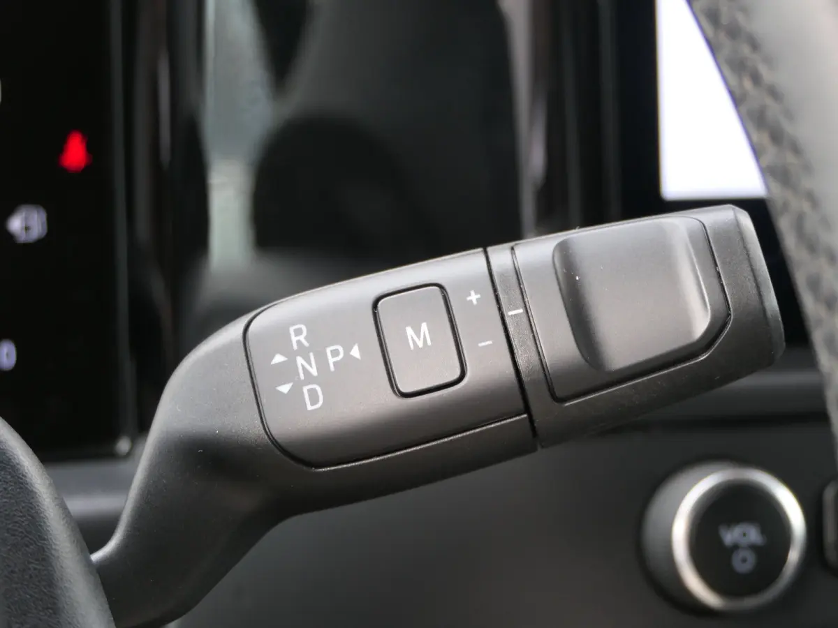 300 2.0 TDCI L2H1 Limited | Lichtmetalen Velgen | Camera | Verwarmde Voorruit | Stoelverwarming | CarPlay/Android Auto