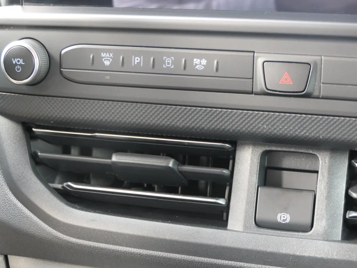 300 2.0 TDCI L2H1 Limited | Lichtmetalen Velgen | Camera | Verwarmde Voorruit | Stoelverwarming | CarPlay/Android Auto