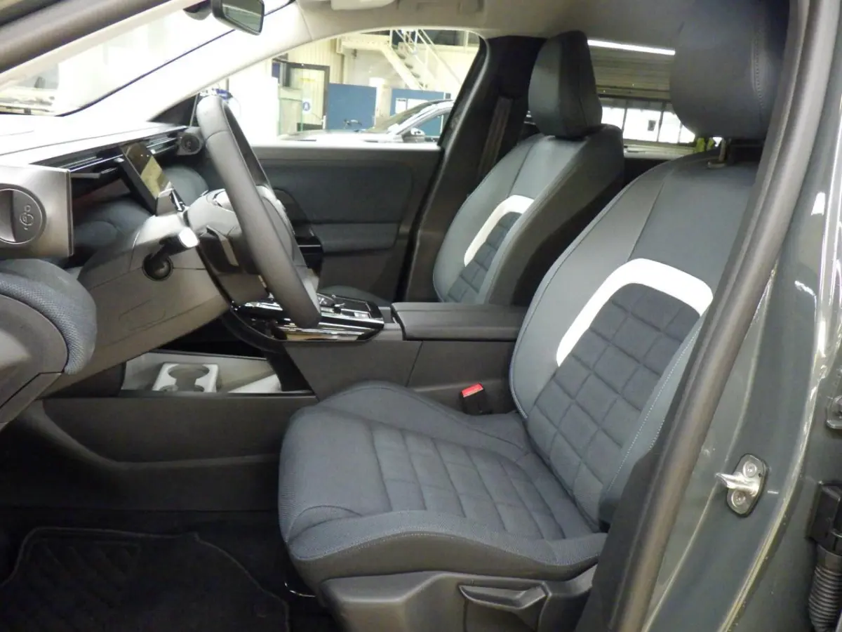 1.2 Hybrid 145 Business Tot 8 Jaar Garantie! | Navigatie | Achteruitrijcamera | Climate Control | HUD | !!