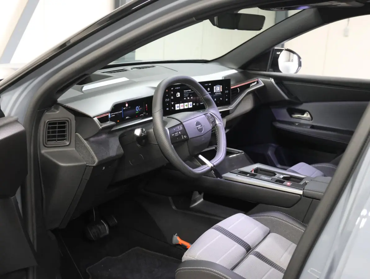 1.6 Turbo 195PK Plug-in-Hybrid GS | 1ste eigenaar | Head-up display | AppleCarPlay/AndroidAuto | Navigatie | Adaptieve Cruise Control | Keyless | AGR Stoelen | Schuifkanteldak | Stoel/Stuur/