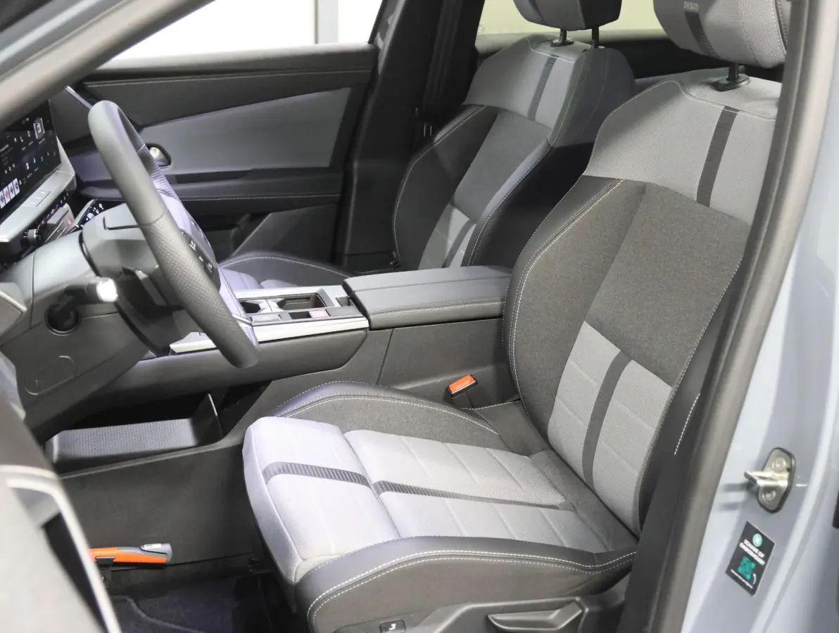 1.6 Turbo 195PK Plug-in-Hybrid GS | 1ste eigenaar | Head-up display | AppleCarPlay/AndroidAuto | Navigatie | Adaptieve Cruise Control | Keyless | AGR Stoelen | Schuifkanteldak | Stoel/Stuur/