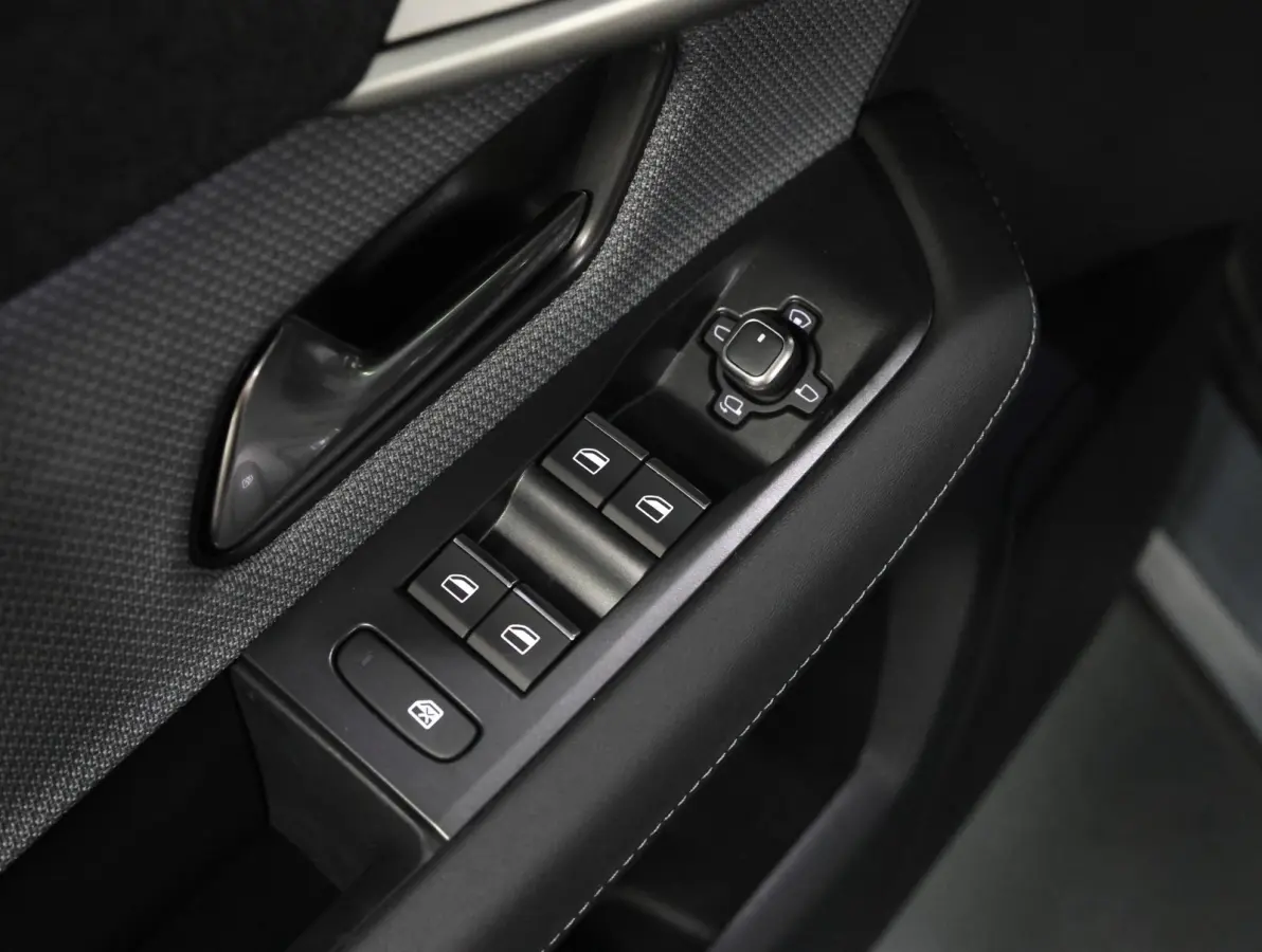 1.6 Turbo 195PK Plug-in-Hybrid GS | 1ste eigenaar | Head-up display | AppleCarPlay/AndroidAuto | Navigatie | Adaptieve Cruise Control | Keyless | AGR Stoelen | Schuifkanteldak | Stoel/Stuur/