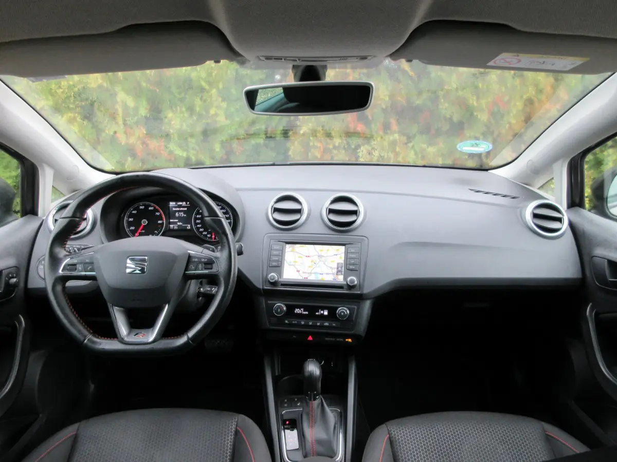 1.0 EcoTSI FR Automaat * Navi * Xenon *