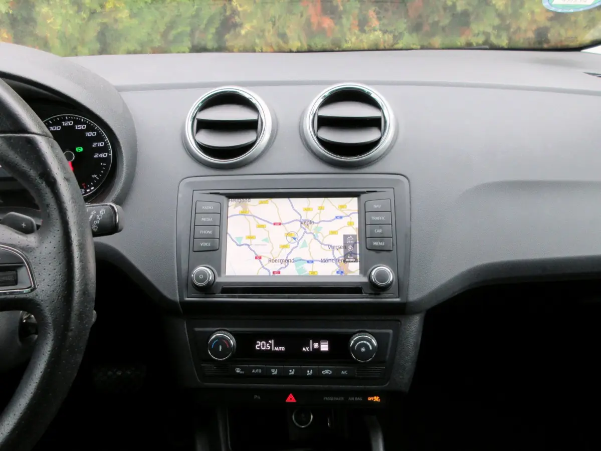 1.0 EcoTSI FR Automaat * Navi * Xenon *