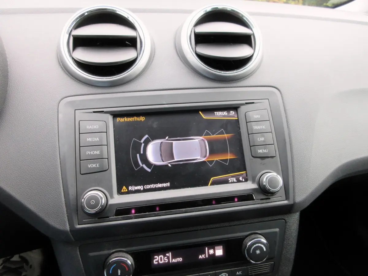 1.0 EcoTSI FR Automaat * Navi * Xenon *