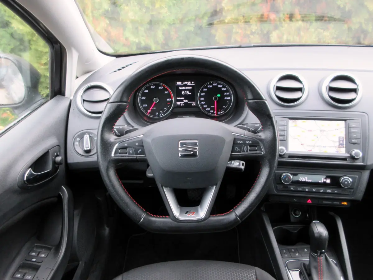 1.0 EcoTSI FR Automaat * Navi * Xenon *