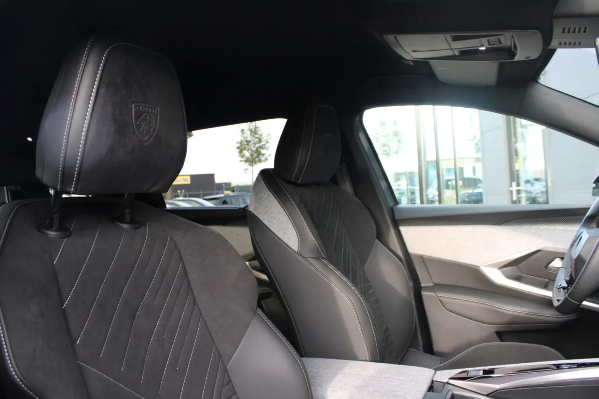 GT Avantage 73 kWh 7p | Fase 3 laden | SOH 100% | Luxe stoelen | Elektrische verstelbare stoelen | Alcantara | NL auto |