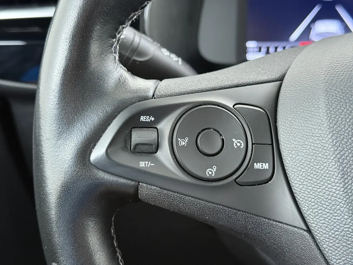 Edition 75pk | Navigatie via Apple Carplay en Android auto | Airco | Lichtmetalen velgen | Cruise control