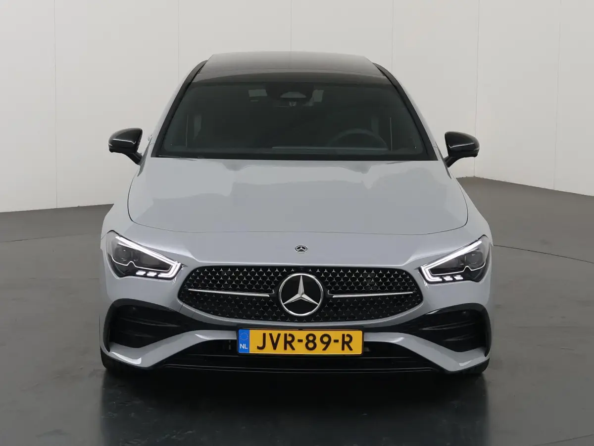 180 Business Solution AMG | AMG Line Plus | Nightpakket | Head-up display | 360° camera | Dodehoekassistent | 19 inch AMG Velgen |