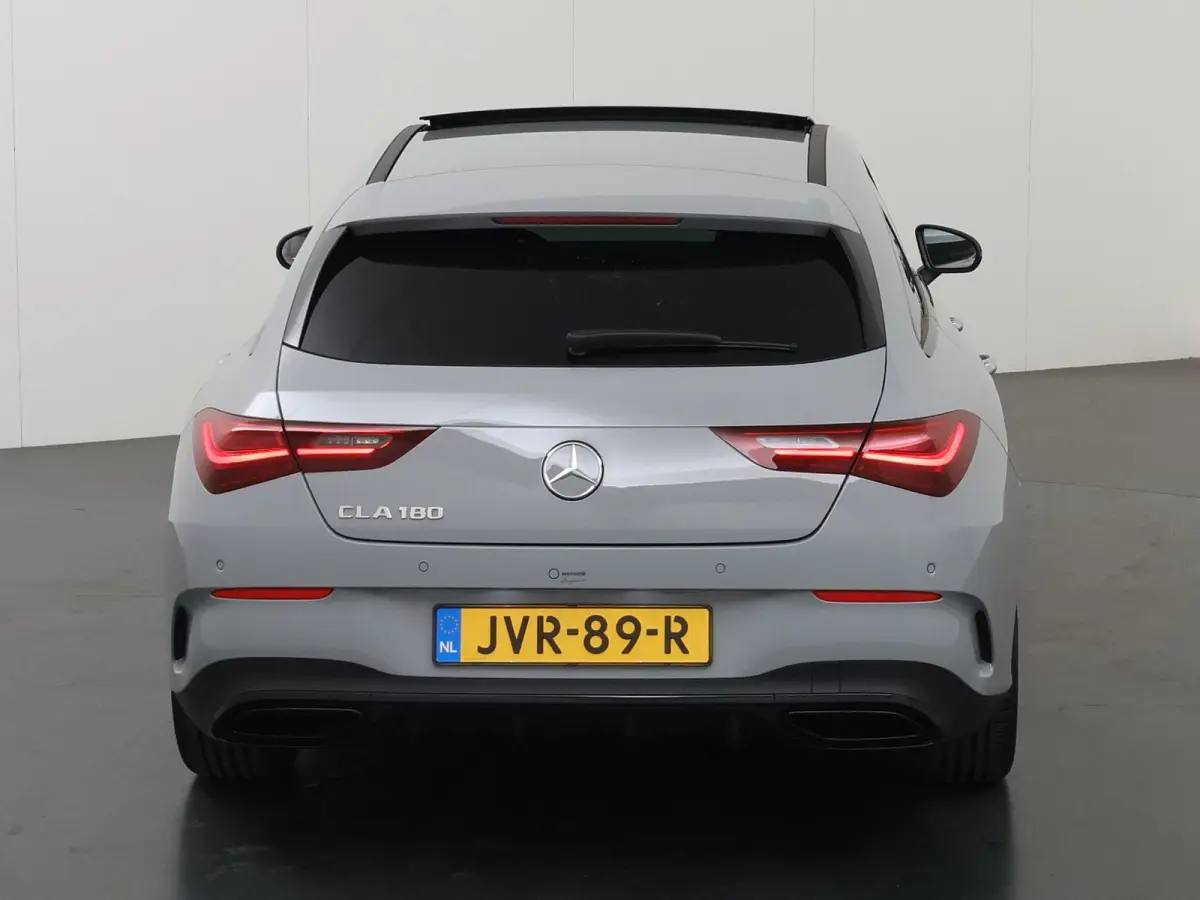 180 Business Solution AMG | AMG Line Plus | Nightpakket | Head-up display | 360° camera | Dodehoekassistent | 19 inch AMG Velgen |