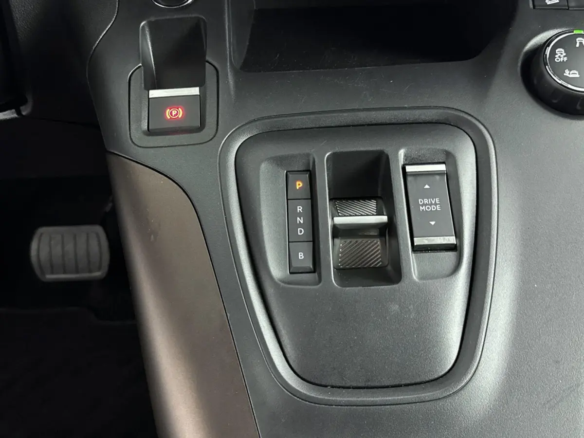 EV Active Pack 50 kWh Apple Carplay /Android auto| Camera |Dode hoeksensoren| Key Less Start| Climate Controle