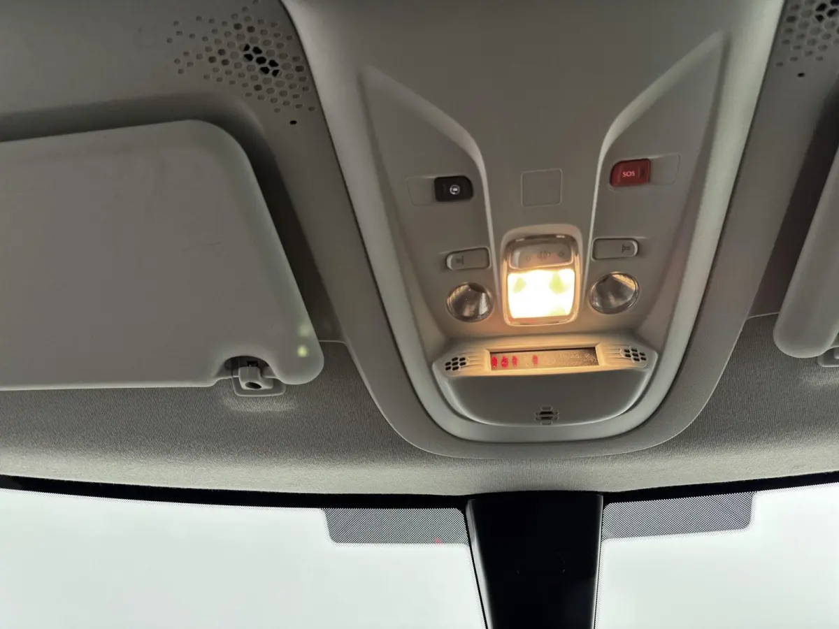EV Active Pack 50 kWh Apple Carplay /Android auto| Camera |Dode hoeksensoren| Key Less Start| Climate Controle