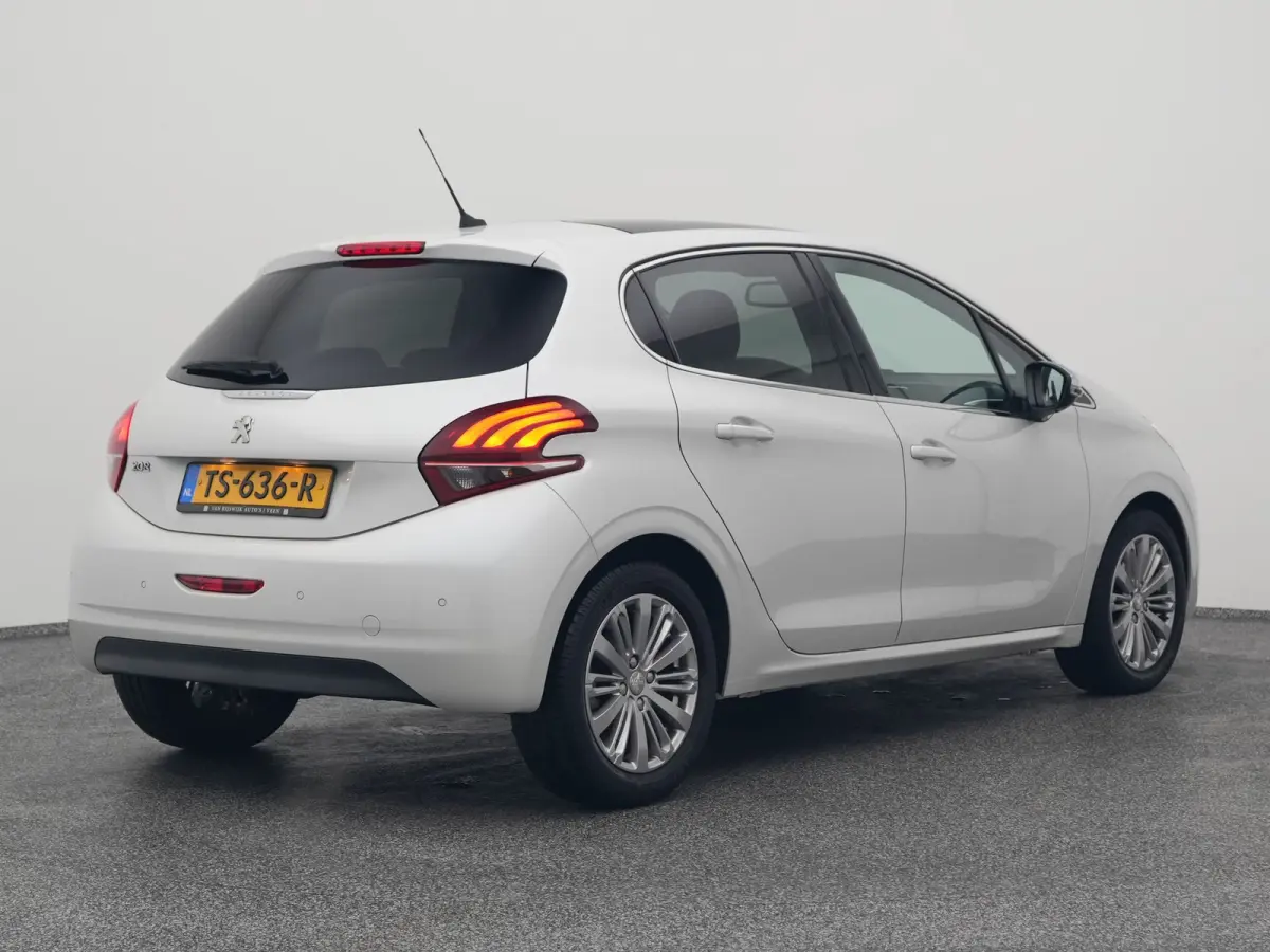 1.2 PureTech 110 PK Automaat Allure | PANO | CARPLAY | TREKHAAK
