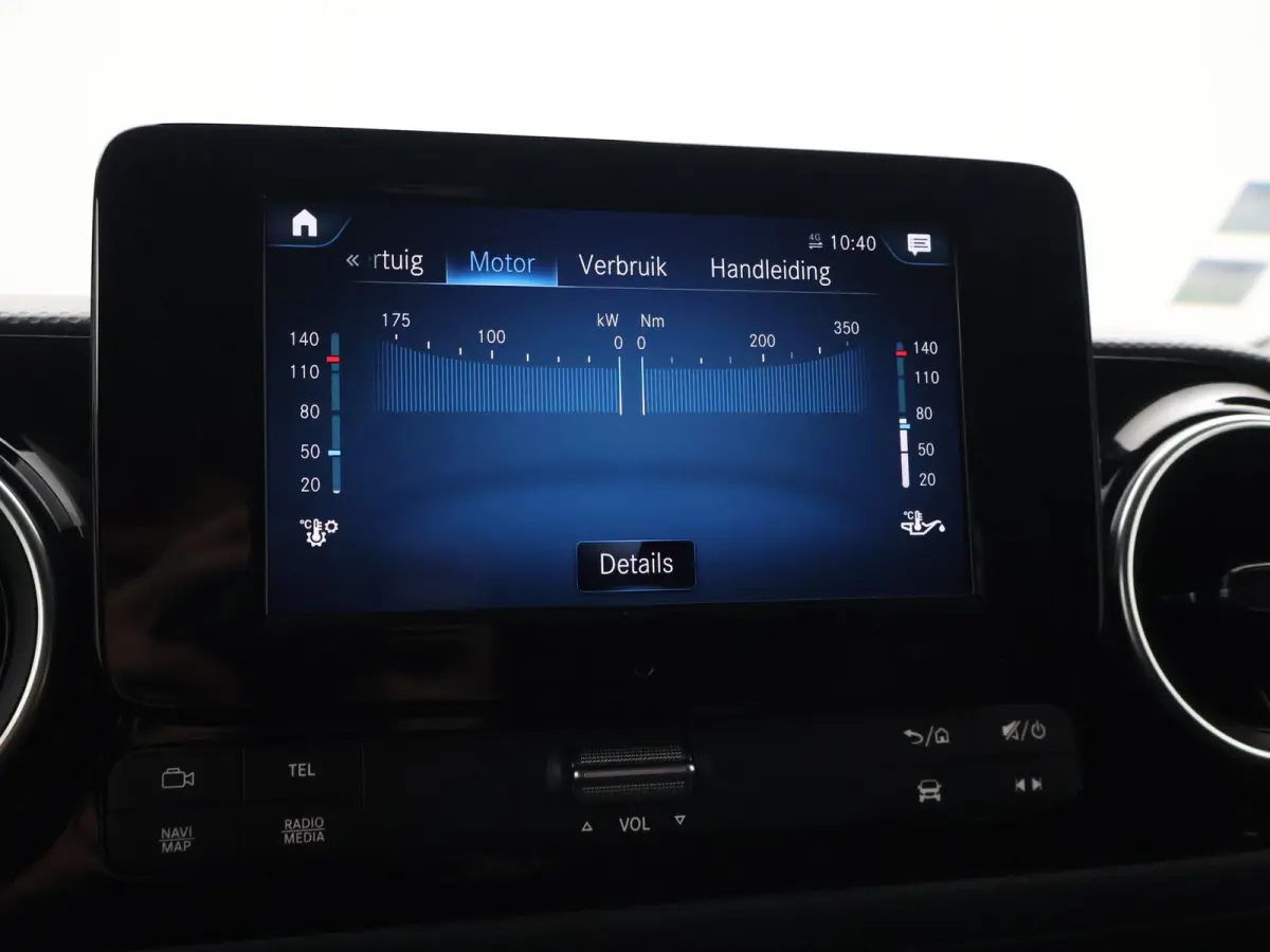 113 BENZINE 130 PK AUTOMAAT PRO + CAMERA | 3 ZITS | APPLE CARPLAY | LED | LMV | CRUISE | DAB