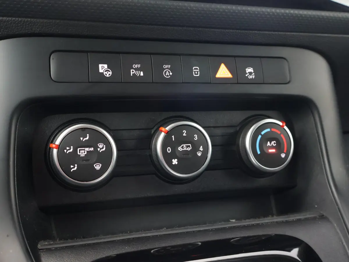 113 BENZINE 130 PK AUTOMAAT PRO + CAMERA | 3 ZITS | APPLE CARPLAY | LED | LMV | CRUISE | DAB