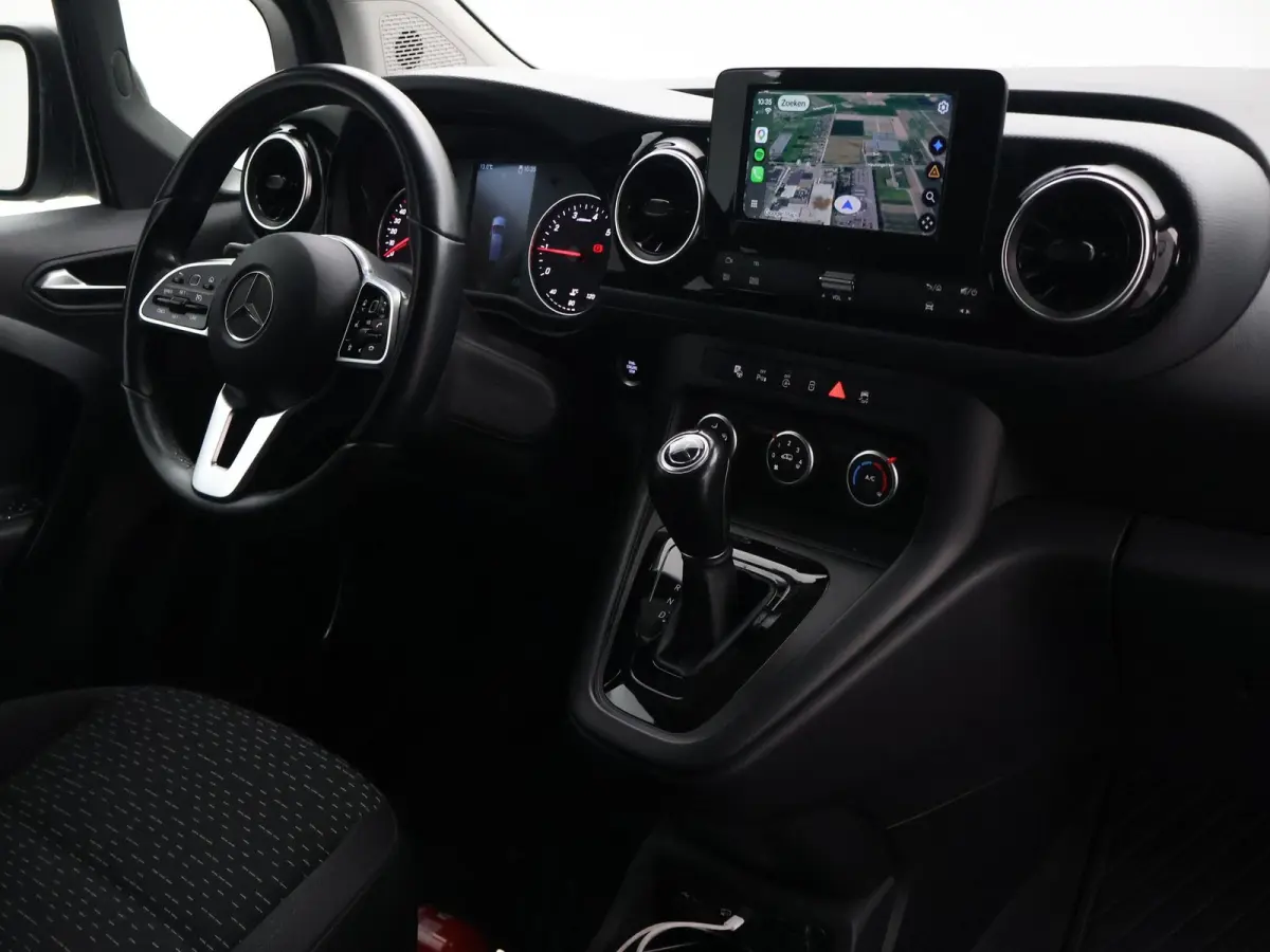 113 BENZINE 130 PK AUTOMAAT PRO + CAMERA | 3 ZITS | APPLE CARPLAY | LED | LMV | CRUISE | DAB
