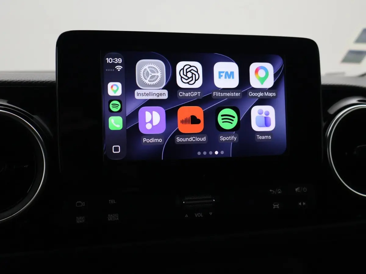 113 BENZINE 130 PK AUTOMAAT PRO + CAMERA | 3 ZITS | APPLE CARPLAY | LED | LMV | CRUISE | DAB