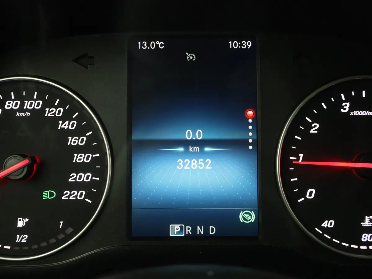 113 BENZINE 130 PK AUTOMAAT PRO + CAMERA | 3 ZITS | APPLE CARPLAY | LED | LMV | CRUISE | DAB