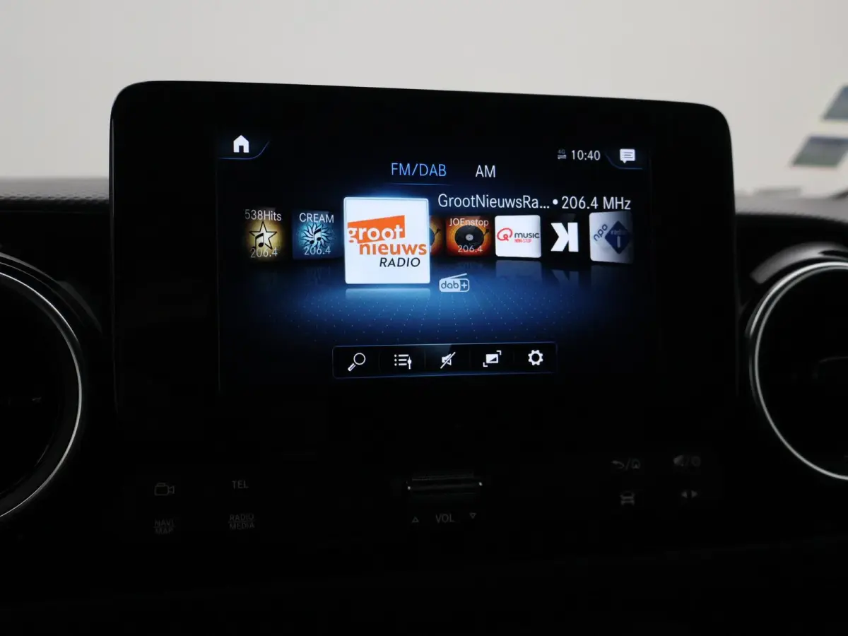 113 BENZINE 130 PK AUTOMAAT PRO + CAMERA | 3 ZITS | APPLE CARPLAY | LED | LMV | CRUISE | DAB