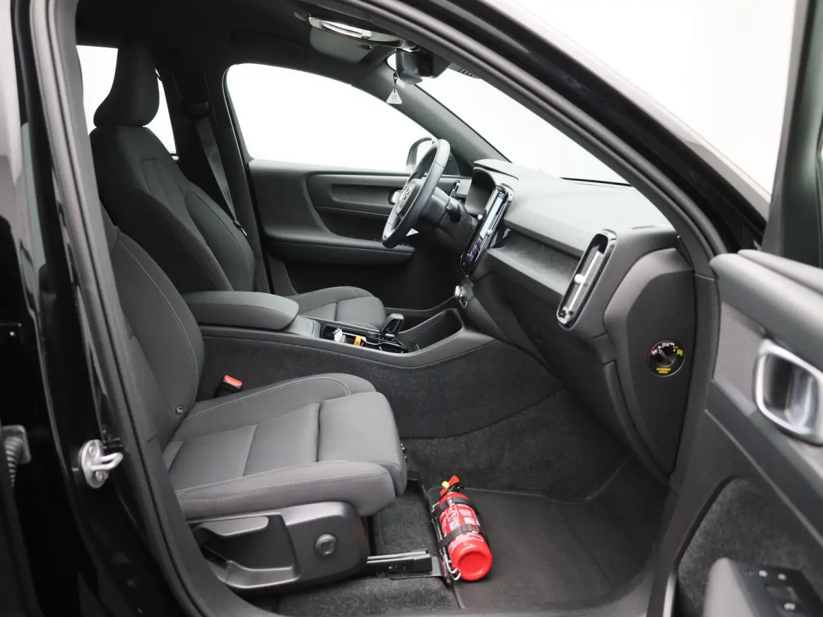 Core | Apple Carplay / Android Auto | Climate Control | Cruise Control | Achteruitrijcamera | Lichtmetalen Velgen |