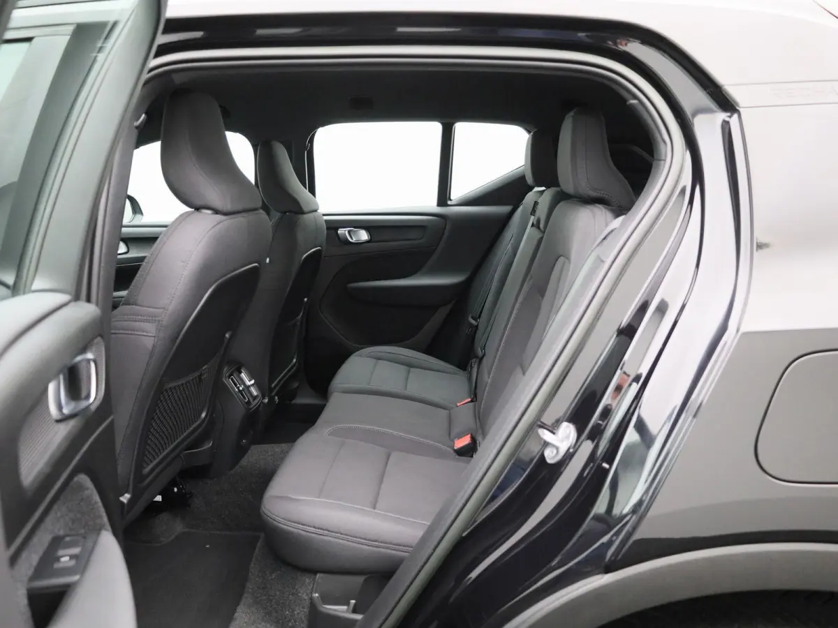 Core | Apple Carplay / Android Auto | Climate Control | Cruise Control | Achteruitrijcamera | Lichtmetalen Velgen |