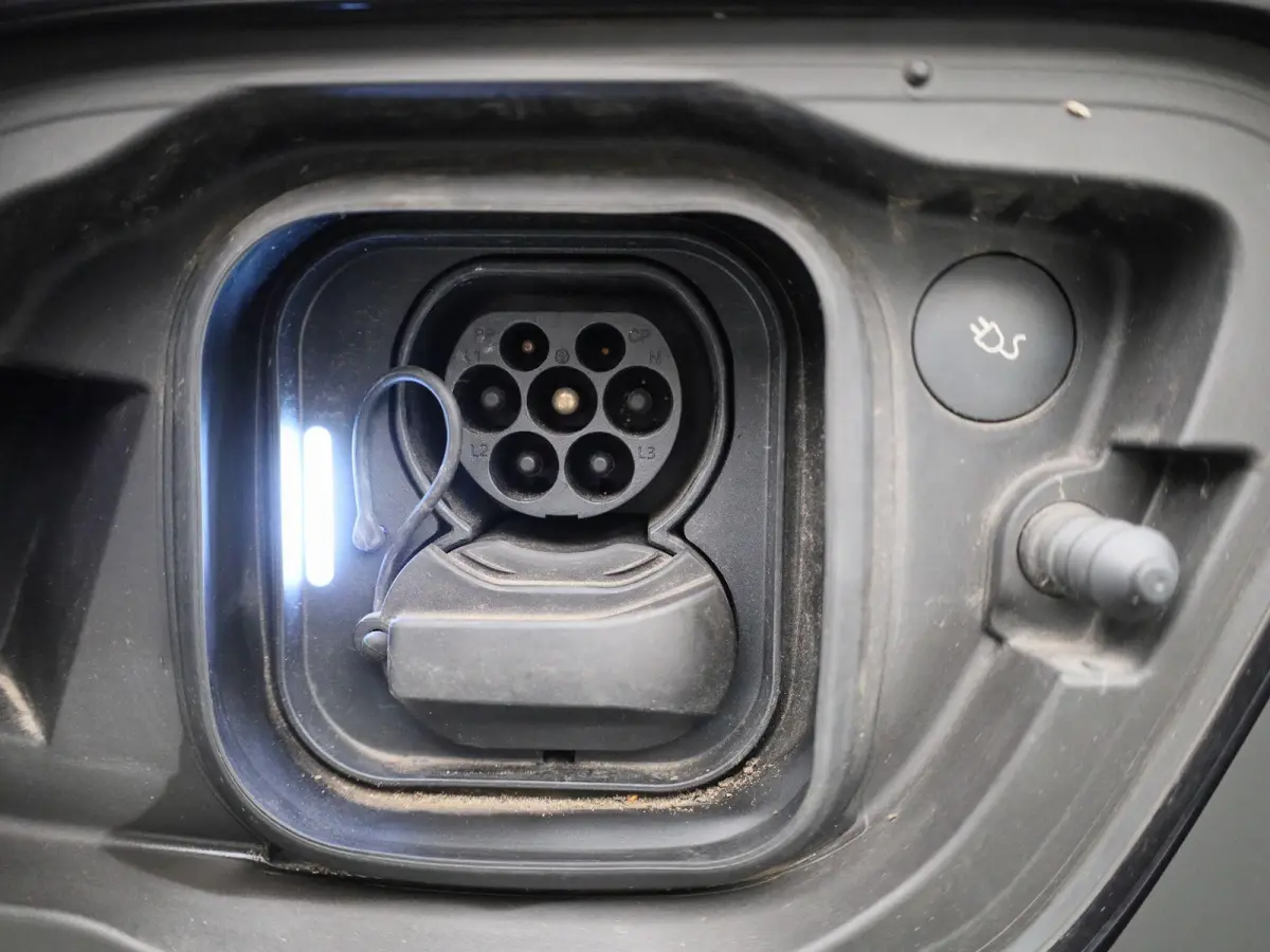 Core | Apple Carplay / Android Auto | Climate Control | Cruise Control | Achteruitrijcamera | Lichtmetalen Velgen |