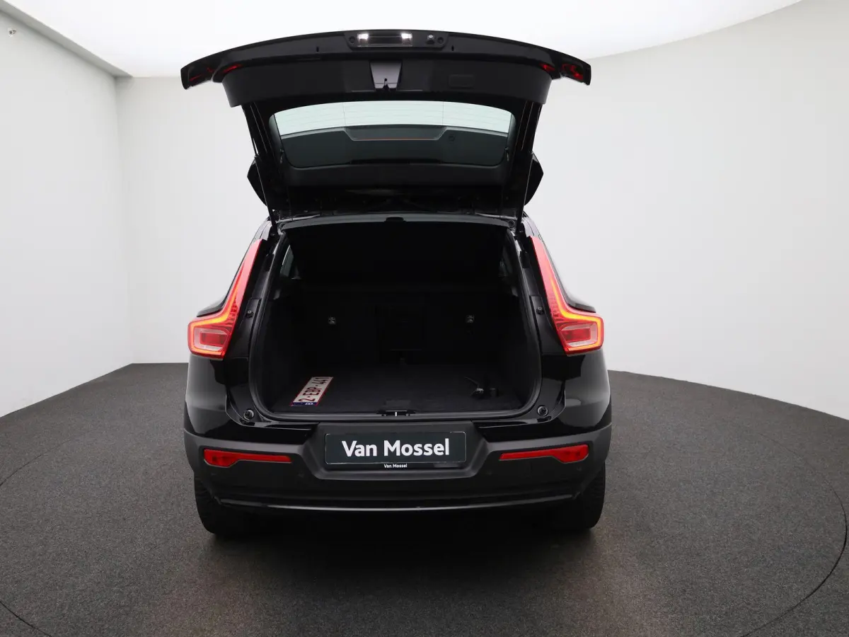 Core | Apple Carplay / Android Auto | Climate Control | Cruise Control | Achteruitrijcamera | Lichtmetalen Velgen |