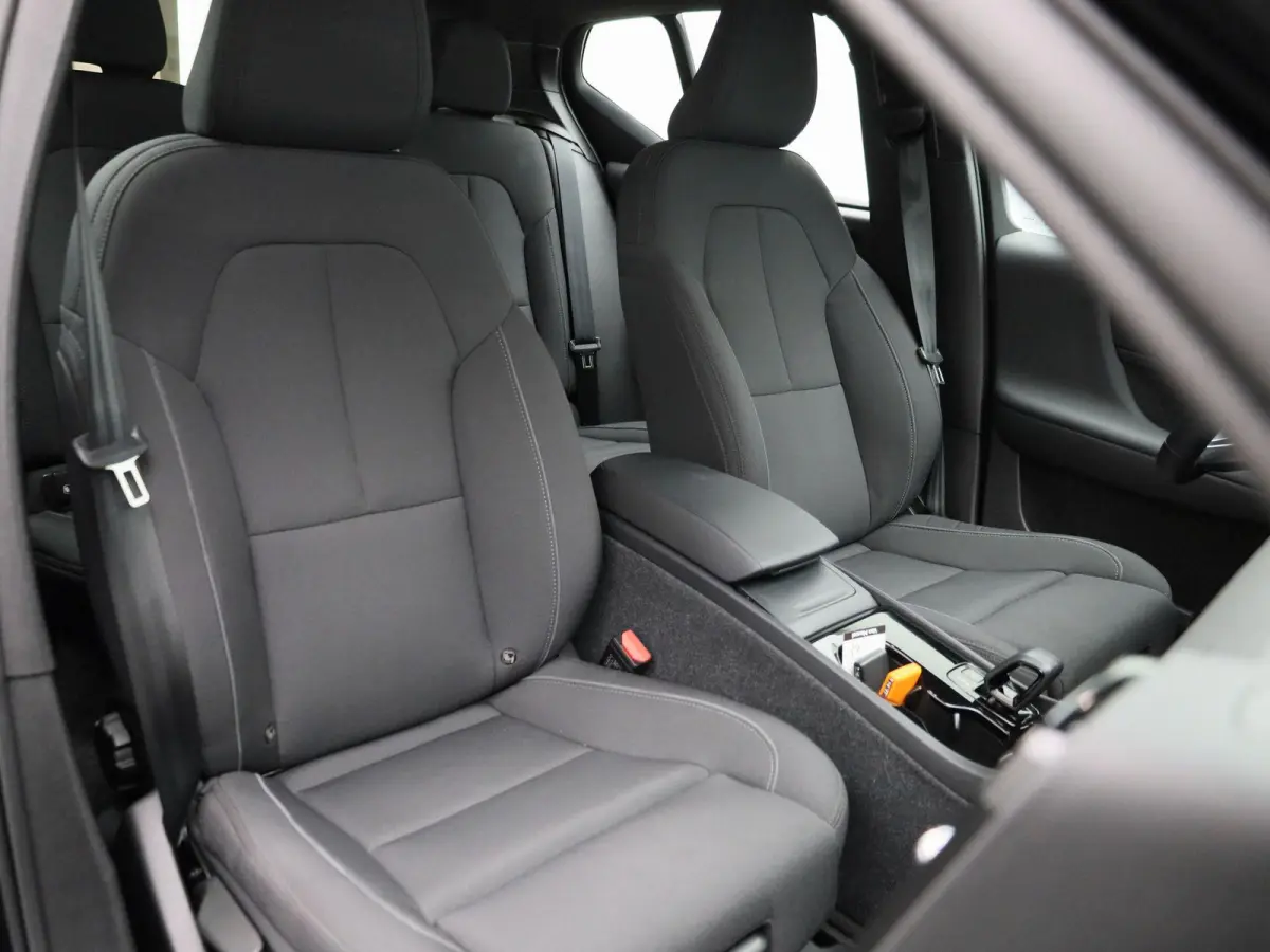 Core | Apple Carplay / Android Auto | Climate Control | Cruise Control | Achteruitrijcamera | Lichtmetalen Velgen |