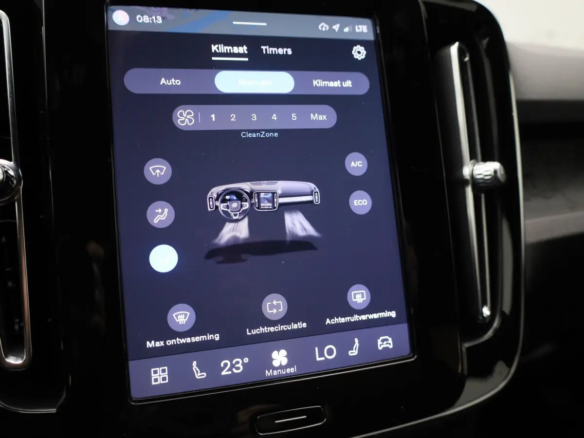Core | Apple Carplay / Android Auto | Climate Control | Cruise Control | Achteruitrijcamera | Lichtmetalen Velgen |