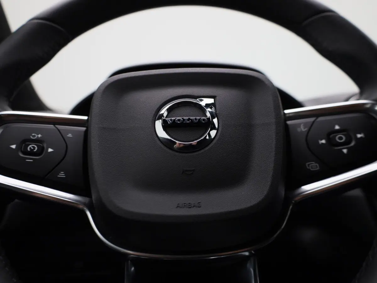 Core | Apple Carplay / Android Auto | Climate Control | Cruise Control | Achteruitrijcamera | Lichtmetalen Velgen |