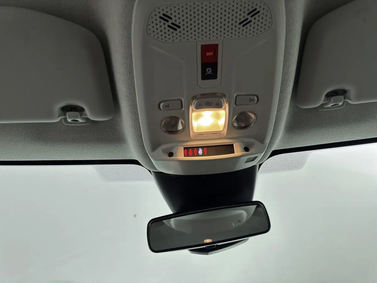 You 50 kWh Apple carplay/Android Auto/Cruise Controle/ Climate Controle