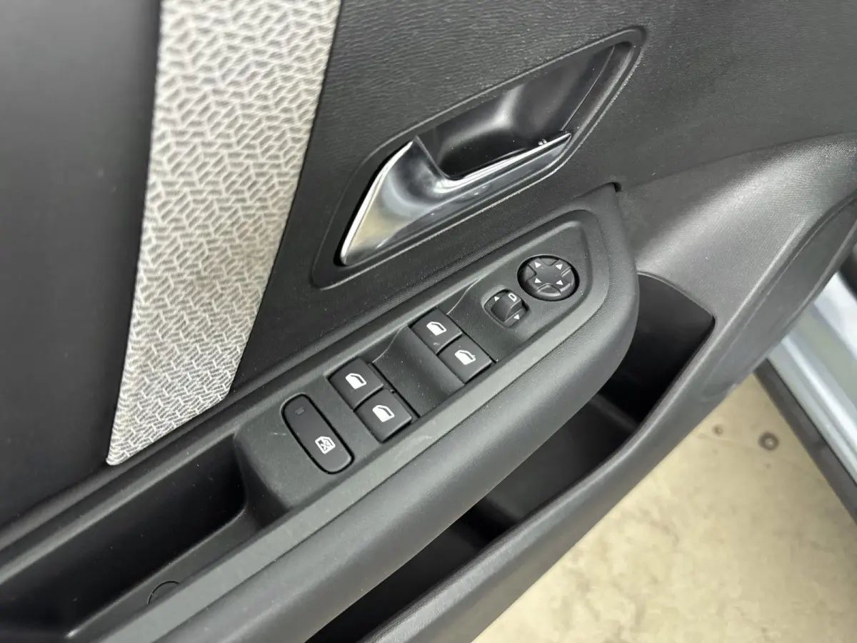 You 50 kWh Apple carplay/Android Auto/Cruise Controle/ Climate Controle
