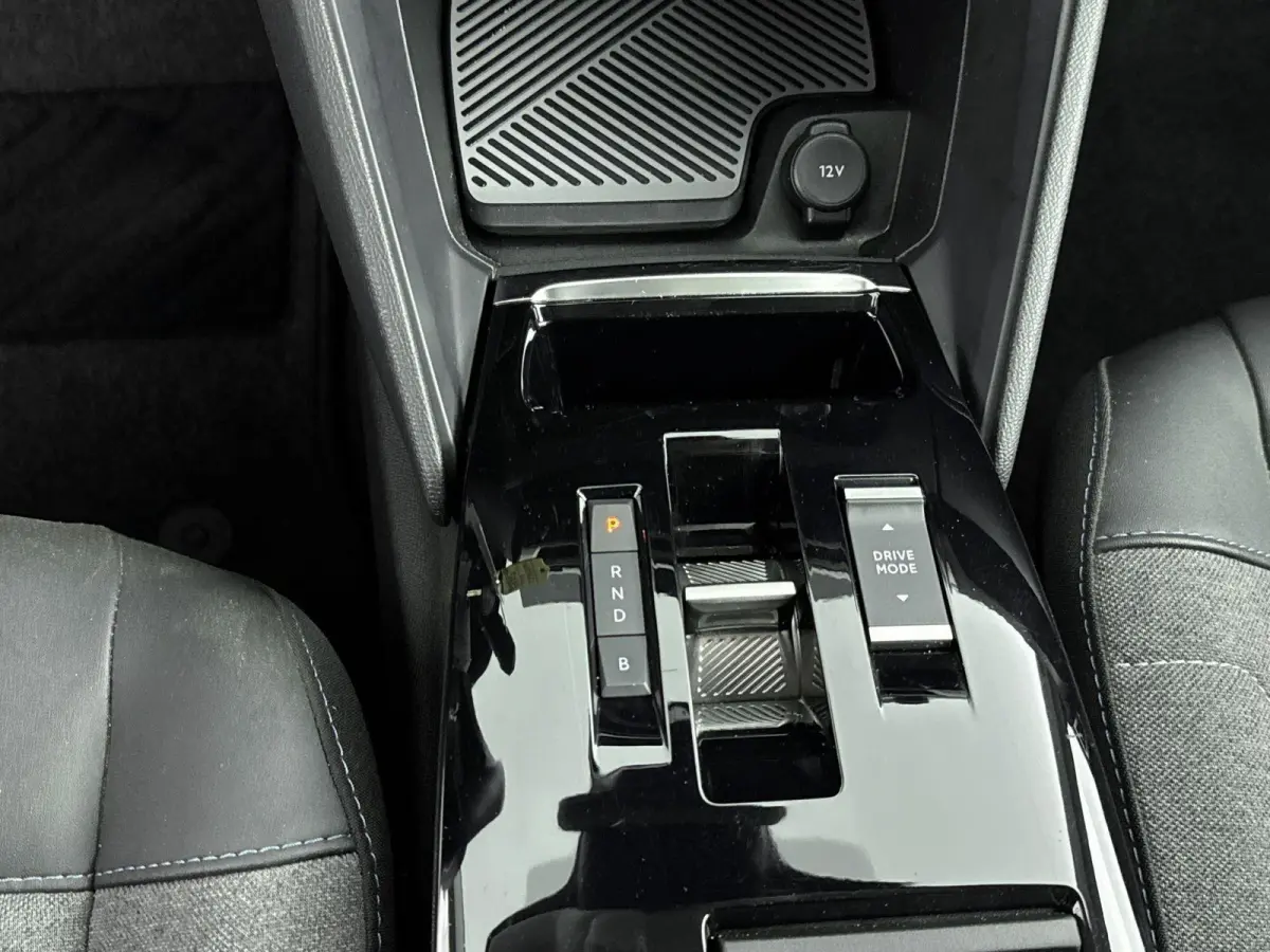 You 50 kWh Apple carplay/Android Auto/Cruise Controle/ Climate Controle