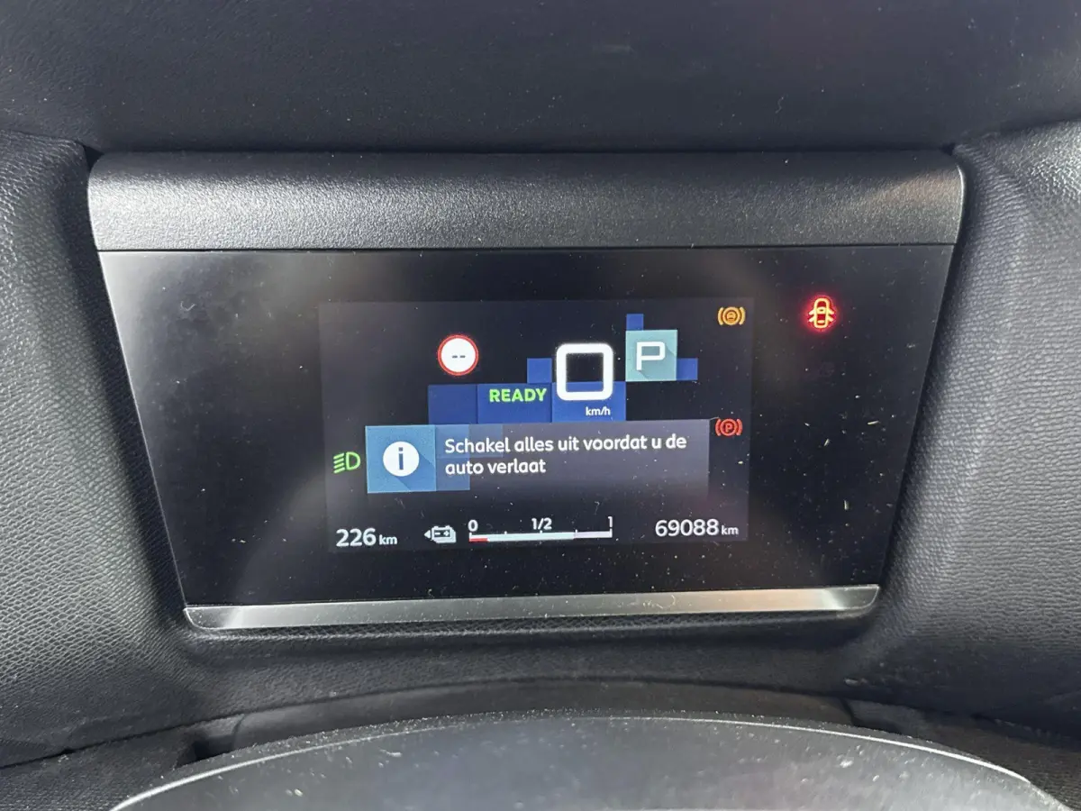 You 50 kWh Apple carplay/Android Auto/Cruise Controle/ Climate Controle