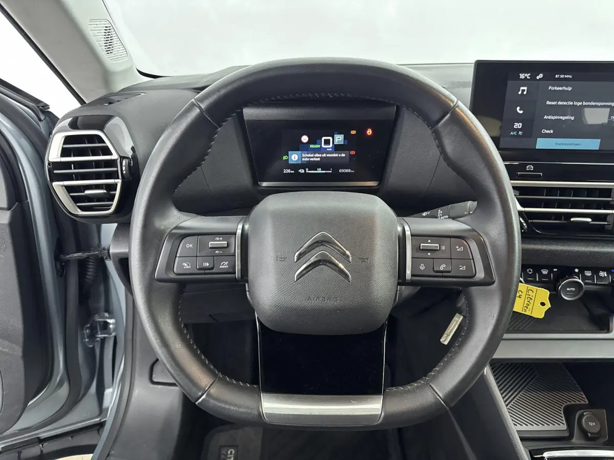 You 50 kWh Apple carplay/Android Auto/Cruise Controle/ Climate Controle